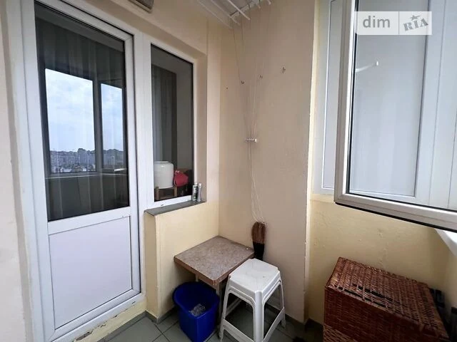 Довготривала оренда 2к квартири на вул. Ахматової Анни 3А •