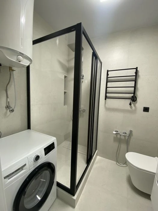 Оренда евродвушки 40 м, ДОК 32, Dock 32, Блокбастер, Бандеры