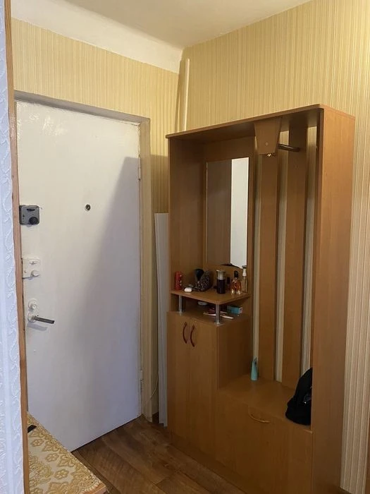 Здам 1 Мілютенка, 9. Метро Чернігівська Лісова парк Кіото