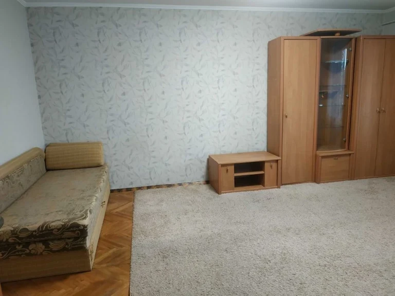 1к. Бориспільська 28. Газова плита. Рембаза, метро Червоний