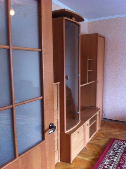 1к. Бориспільська 28. Газова плита. Рембаза, метро Червоний