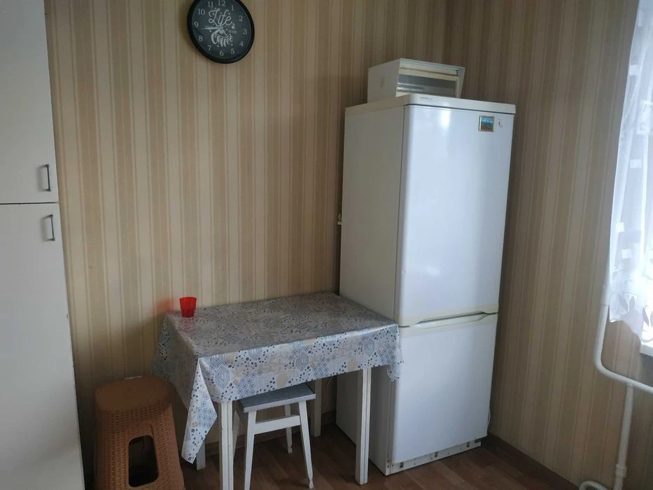 1к. Бориспільська 28. Газова плита. Рембаза, метро Червоний