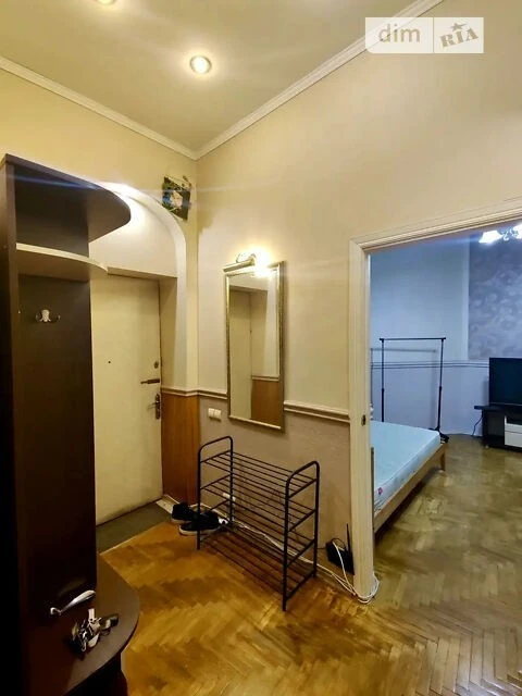 Довготривала оренда 2к квартири на вул. Велика Житомирська 6