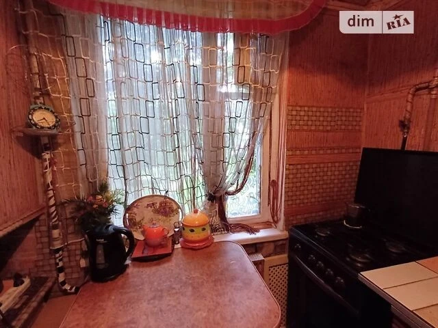 Здам в оренду кімнату на вул. Гната Юри 4, кв. 10 довгострок