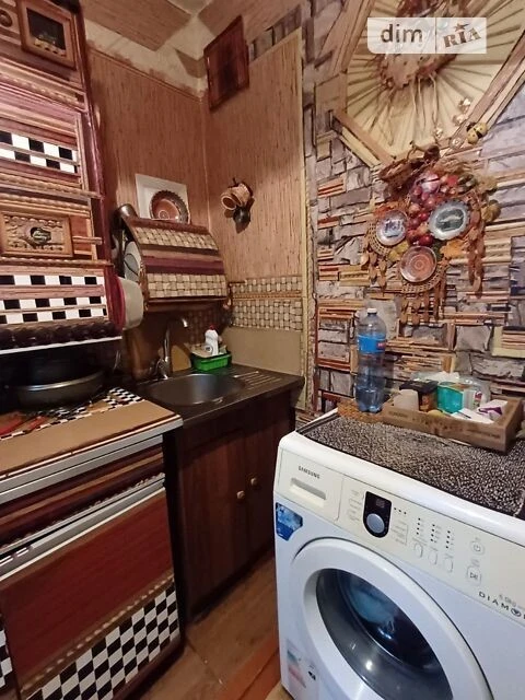 Здам в оренду кімнату на вул. Гната Юри 4, кв. 10 довгострок