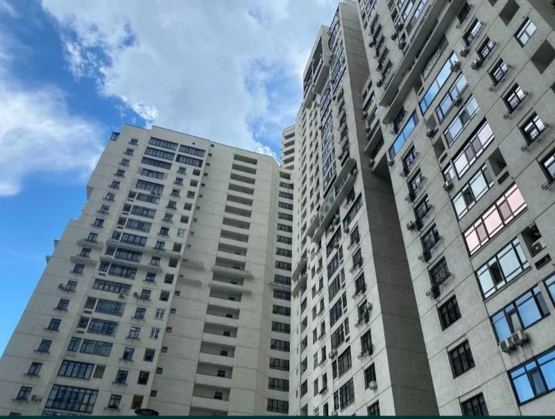 Оренда 1-кімнатної квартири 67 м², Євгена Коновальця вул., 4