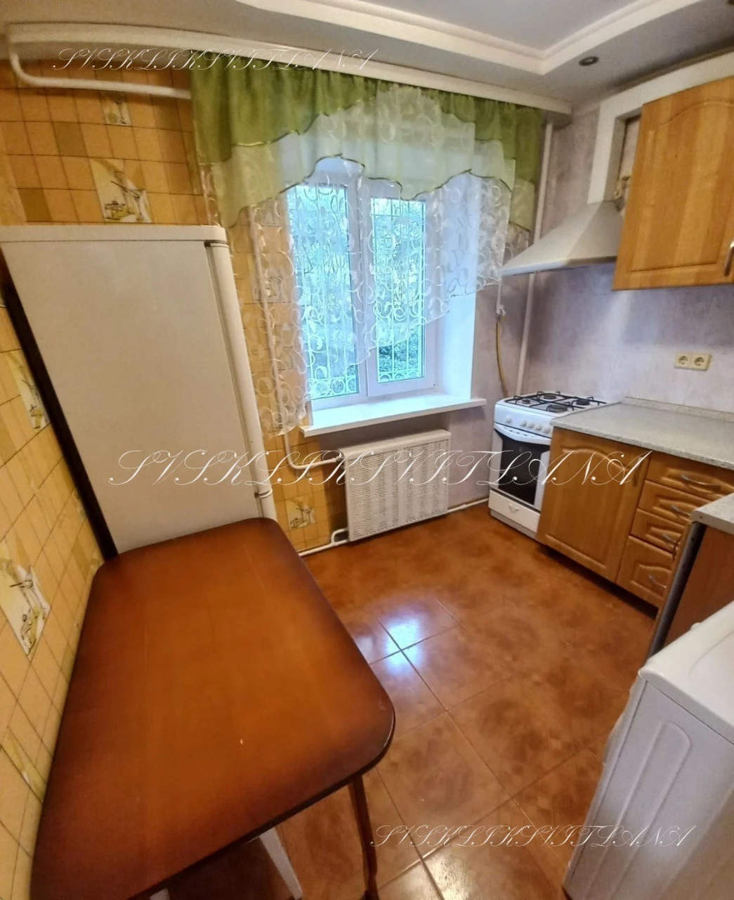 Оренда 1-кімнатної квартири 41 м², Колекторна вул.