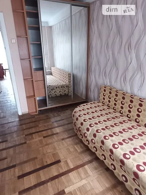 Довготривала оренда 3к квартири на просп. Берестейський 70 •