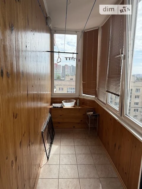 Довготривала оренда 1к квартири на просп. Леся Курбаса 5В •