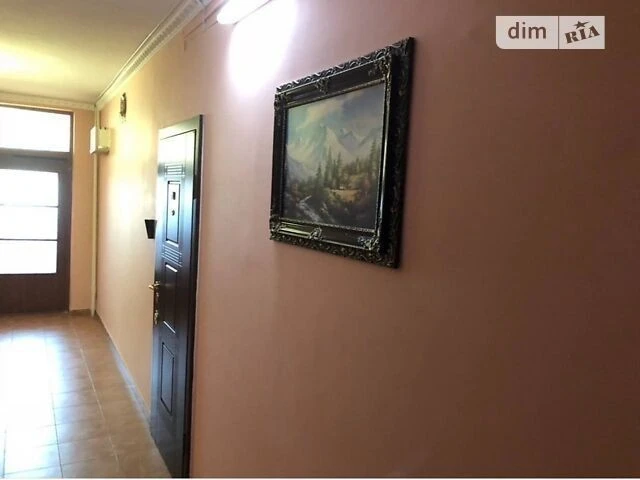 Довготривала оренда 1к квартири на просп. Леся Курбаса 5В •