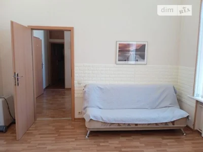Довготривала оренда 2к квартири на вул. Велика Житомирська 2