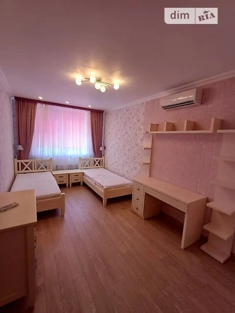 Довготривала оренда 3к квартири на вул. Нивська 4Г • ID 3451