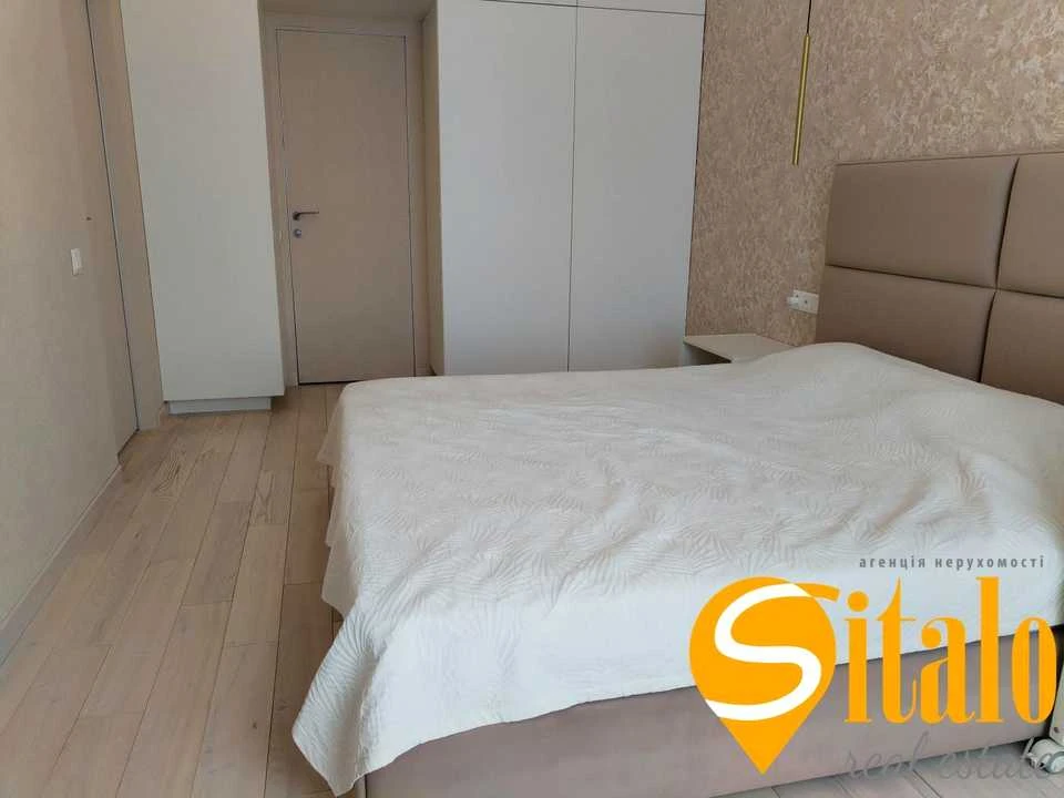 Квартира. Київ, Соборності просп. (Возз'єднання), 17 к
