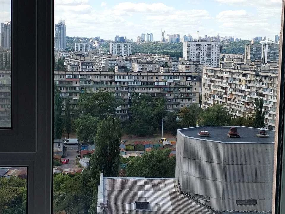 Квартира. Київ, Соборності просп. (Возз'єднання), 17 к