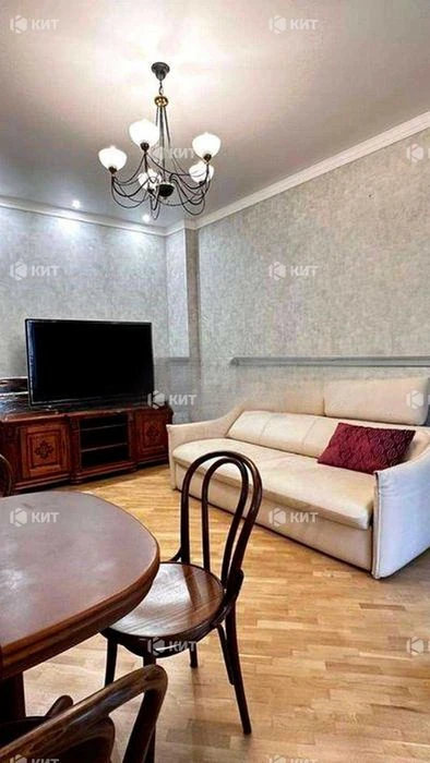 4k, 90m2, Center (ul. Chernyshevskogo 90, m. Yaroslava Mudrogo)