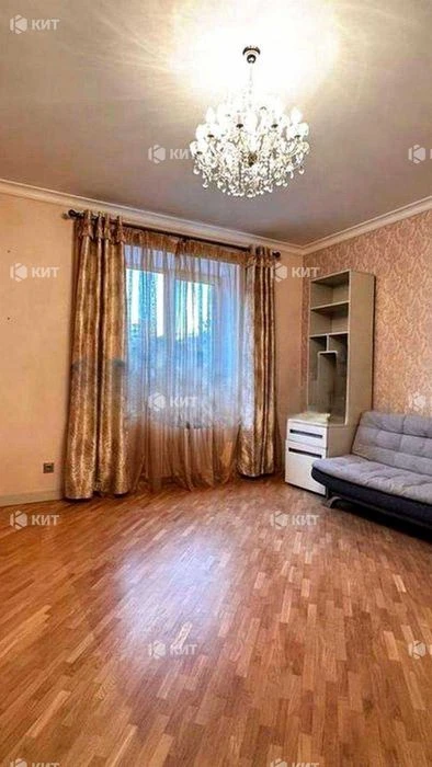 4k, 90m2, Center (ul. Chernyshevskogo 90, m. Yaroslava Mudrogo)
