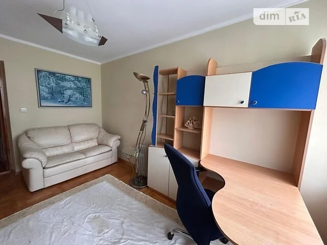 Довготривала оренда 3к квартири на вул. Михайла Котельникова