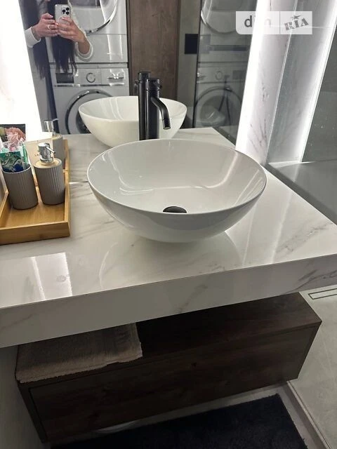 Довготривала оренда 3к квартири на вул. Коновальця Євгена 34