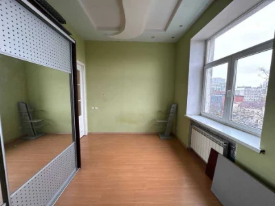 Продам 3к. квартиру на вул.Святослава Хороброго, буд. 31