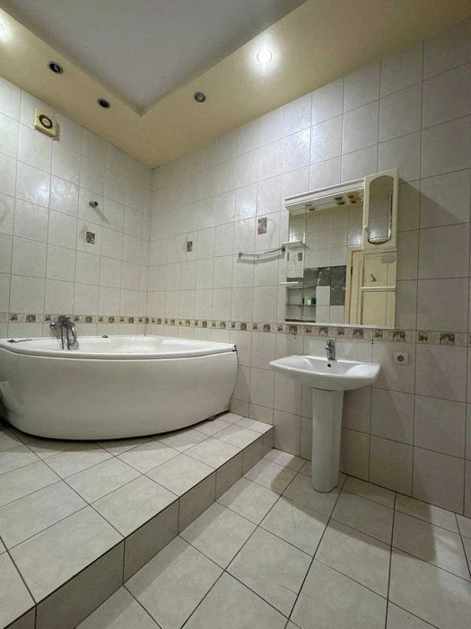 Продам 3к. квартиру на вул.Святослава Хороброго, буд. 31