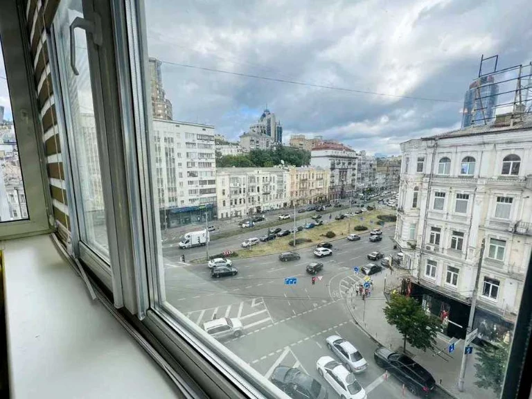Квартира. Київ, Басейна вул.
