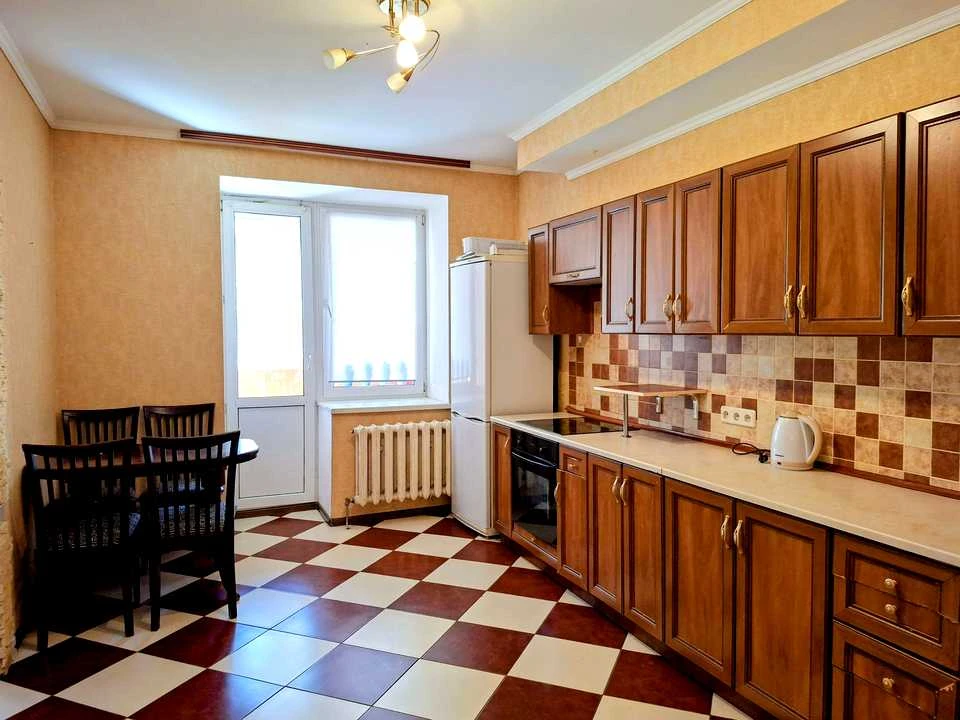 Квартира. Київ, Харківське шосе