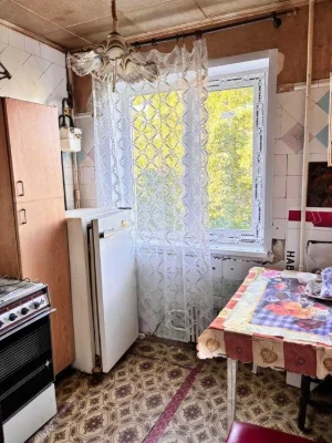 Selling a 2-room apartment in Saltovka.