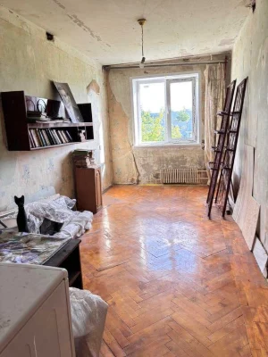 Selling a 2-room apartment in Saltovka.