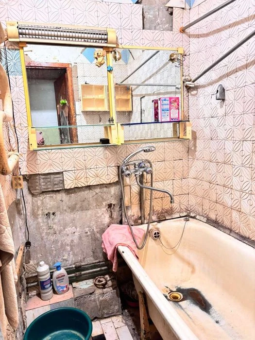 Selling a 2-room apartment in Saltovka.