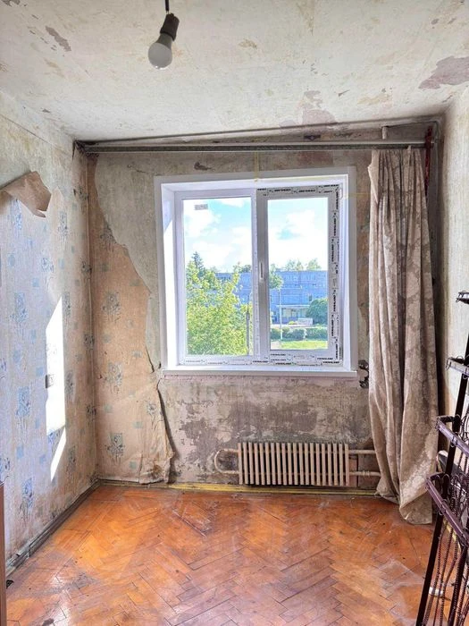 Selling a 2-room apartment in Saltovka.