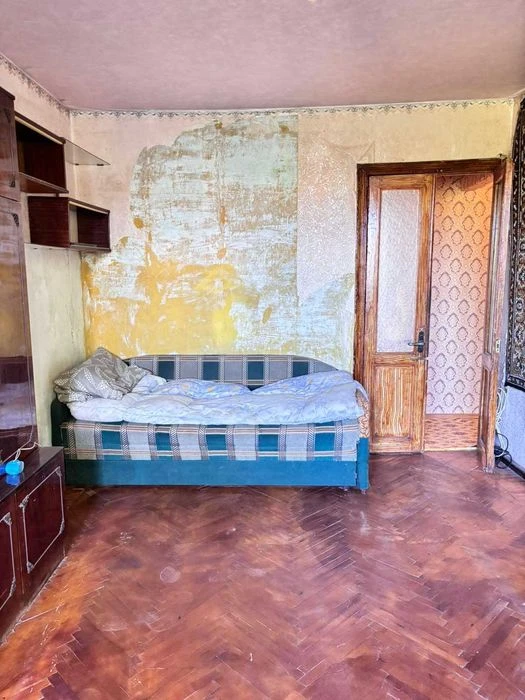 Selling a 2-room apartment in Saltovka.