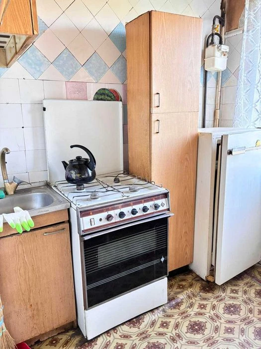 Selling a 2-room apartment in Saltovka.