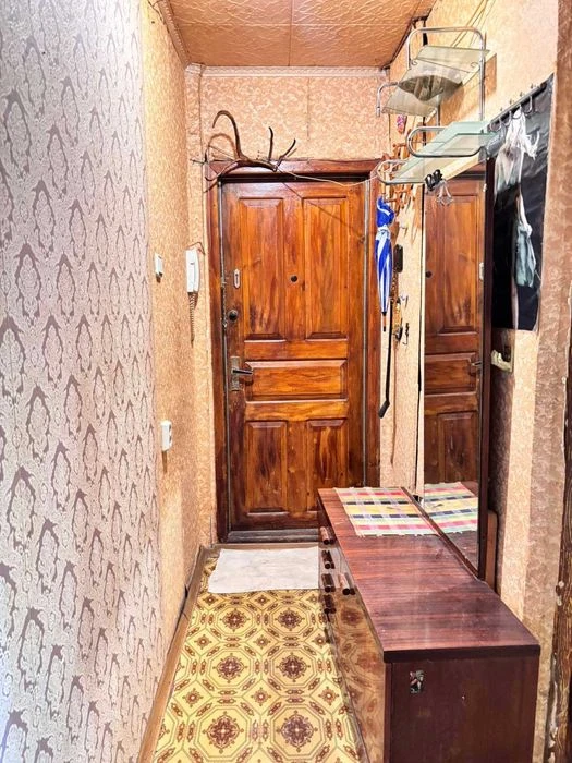 Selling a 2-room apartment in Saltovka.