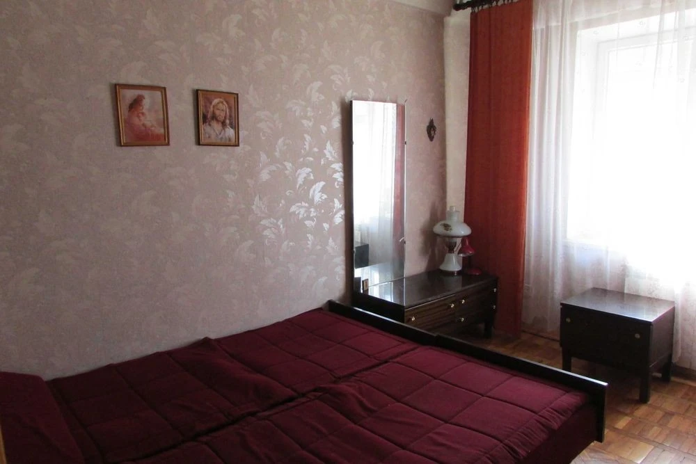 ТАТАРКА. Роздільна 2 кімнатна. вул. Мурашка Миколи 4 А