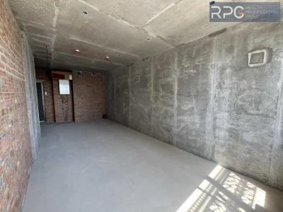 WITHOUT% URGENT sale of a 1-room apartment in the residential complex "Metropolis"