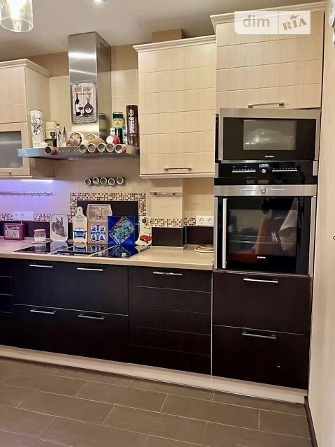 Довготривала оренда 2к квартири на вул. Дегтярівська 25А кор