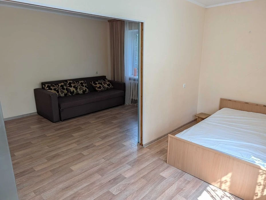 Здам, 2к, метро Дорогожичі, вул. Ольжича 14, 14000 грн.