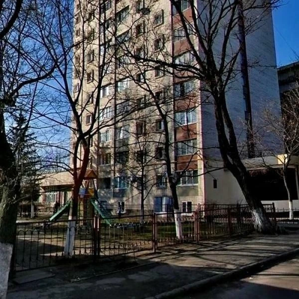 Оренда 1-кімнатної квартири 37 м², Сім'Ї Хохлових вул., 1