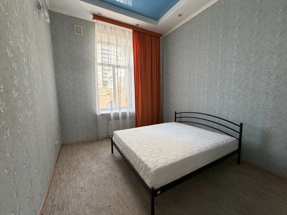 Довгострокова оренда квартири вул. Дмитрівська 37а