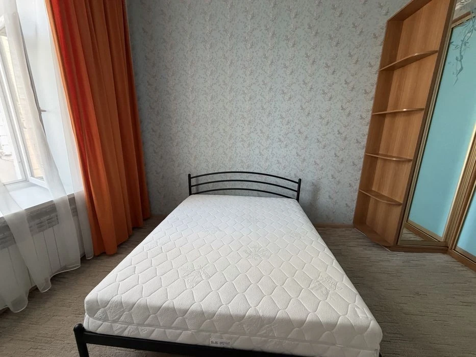 Довгострокова оренда квартири вул. Дмитрівська 37а