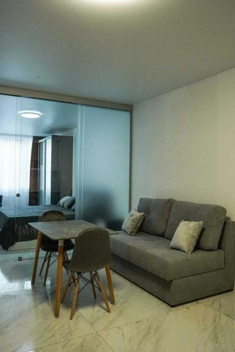 Оренда 2к квартири м. Олімпійська/ 2-bedroom apartment for r