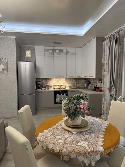 Продам затишну 3-х кімнатну квартиру в чудовій локаціі