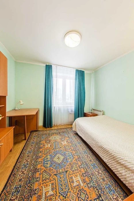 Квартира біля Володимирського базару. 3 окремі кімнати. Анто