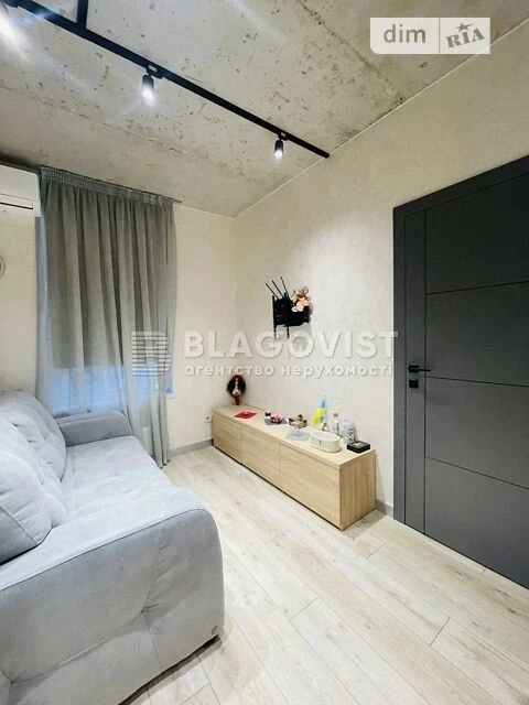 Продаж 1к квартири 32 кв. м на вул. Салютна 2/1 • ID 3476299