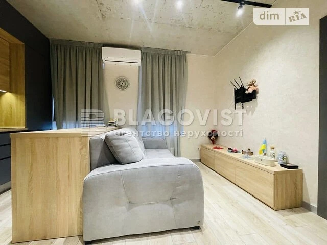 Продаж 1к квартири 32 кв. м на вул. Салютна 2/1 • ID 3476299