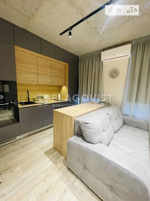 Продаж 1к квартири 32 кв. м на вул. Салютна 2/1 • ID 3476299
