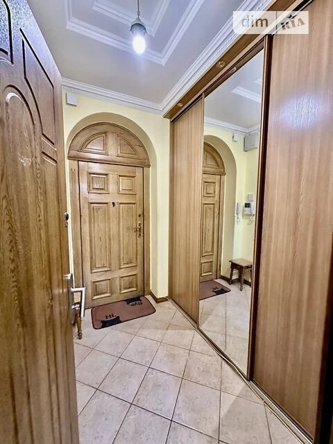 Довготривала оренда 3к квартири на вул. Велика Васильківська