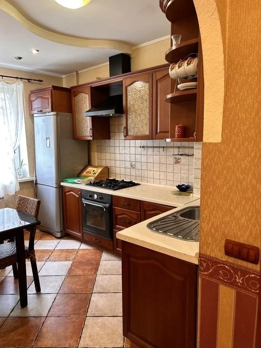 БЕЗ КОМІСІЇ! Оренда 3-х кім. кв. на Оболоні. 500 м. до метро