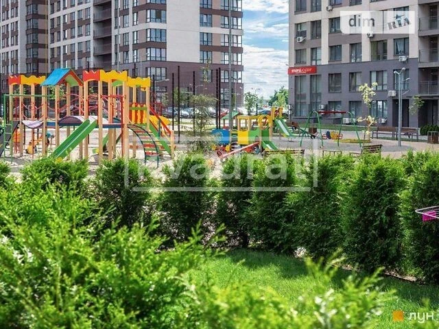 Довготривала оренда 2к квартири на вул. Родини Крістерів 18/
