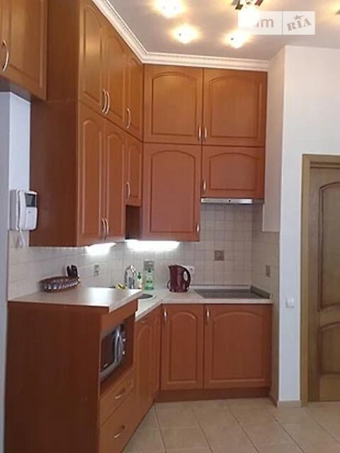 Довготривала оренда 2к квартири на вул. Костельна 9 • ID 347